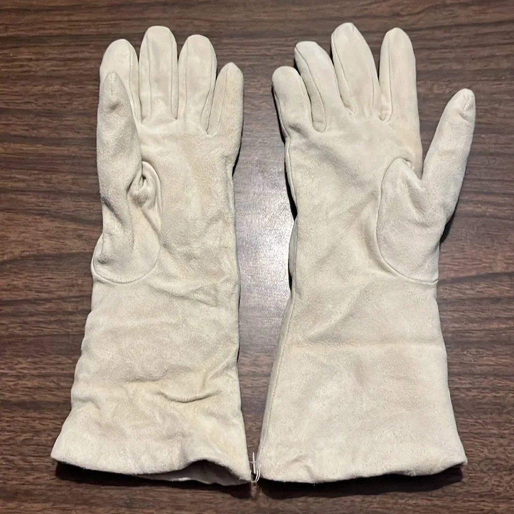NEW Lab Gloves Italy SZ 7 Genuine Leather Cashmere Lined Cream NWOT